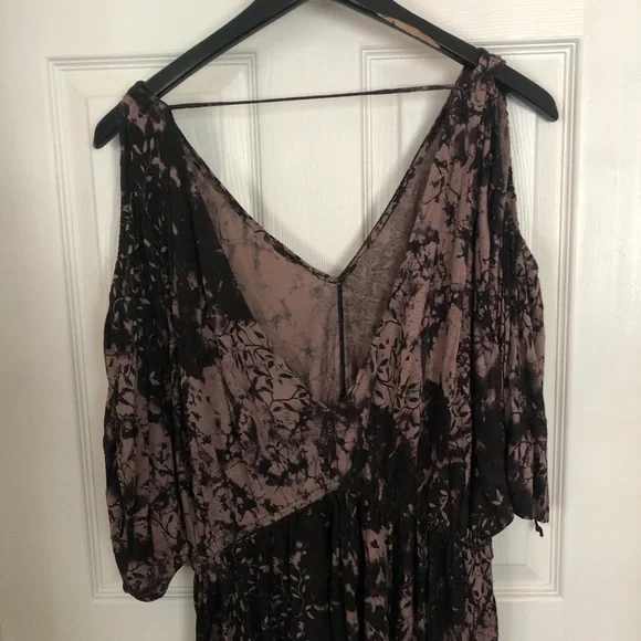 Free People // Flowy Top - Picture 4 of 5